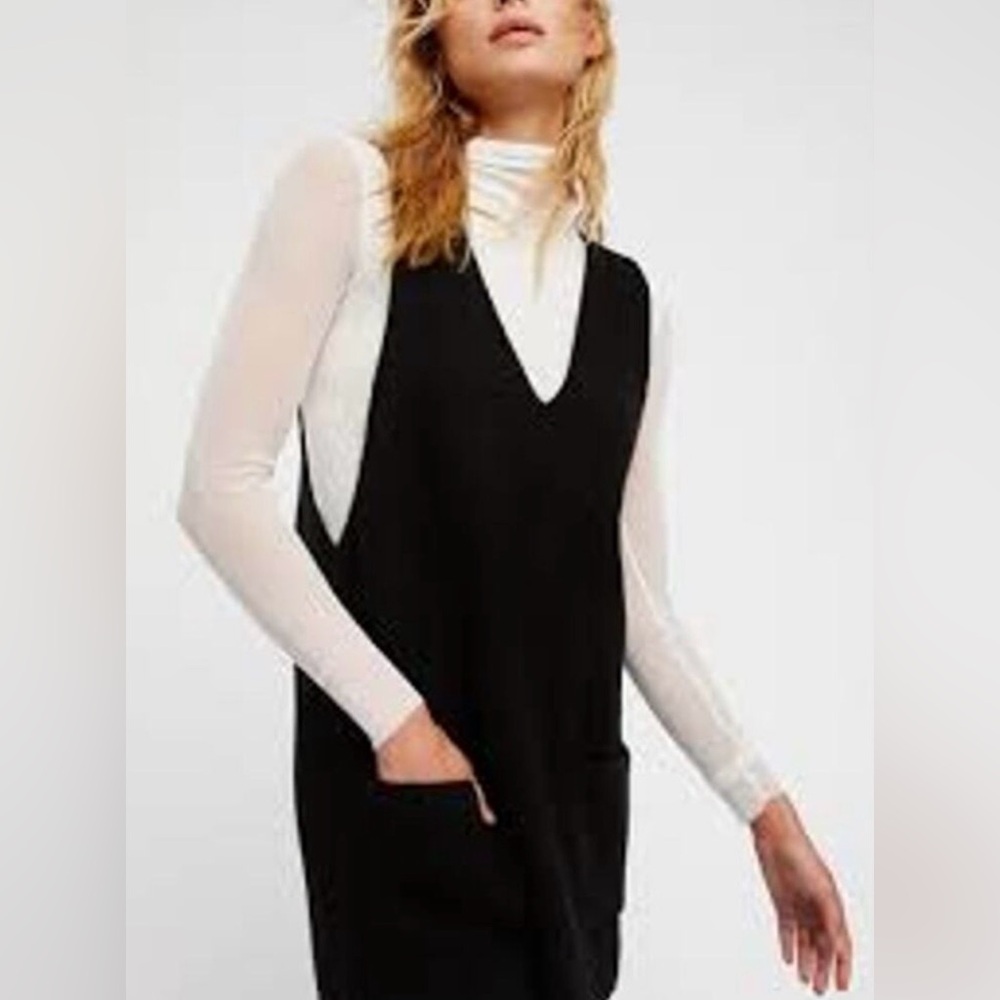Free People Black Ribbed V-Neck Sweater Dress Jumper With Pockets
